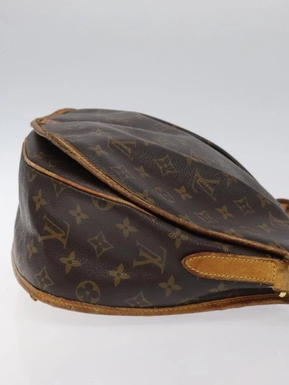 LOUIS VUITTON Monogram Menilmontant MM Shoulder Bag - Picture 5 of 16